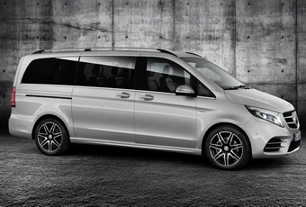 Book en transfer i en Mercedes V-klasse